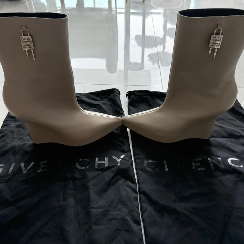 Givenchy BNIB light Beige Wedge Boots SZ 9 stunning